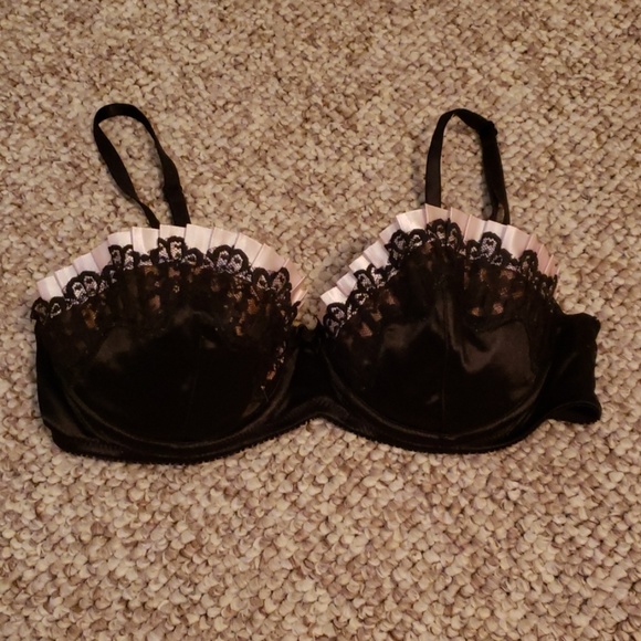 Victoria's secret bra - Picture 1 of 3
